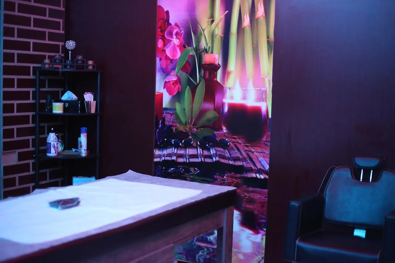 ****  فندق هوليداي الخليج الرياض - Holiday Al Khaleej Hotel Saudi Arabia
